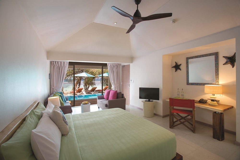 content/hotel/Atmosphere Oblu/Villas/Beach Suite with Pool/AtmosphereOblu-Villa-BeachSuitePool-03.jpg